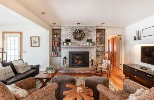 Keezletown House | Quaint Elkton Home near Shenandoah National Park!