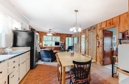 Poultney Cottage | Quaint lakefront home with great views & full kitchen