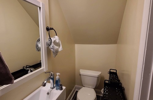 Federal Hill Apartment | Quaint Studio in popular Fed Hill with free parking