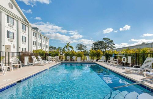 Interchange Square Hotel | Quality Inn Palm Bay - Melbourne I-95