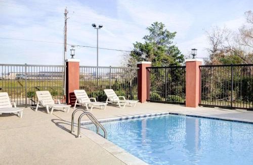 Bryan Hotel | Quality Inn & Suites Bryan-College Station