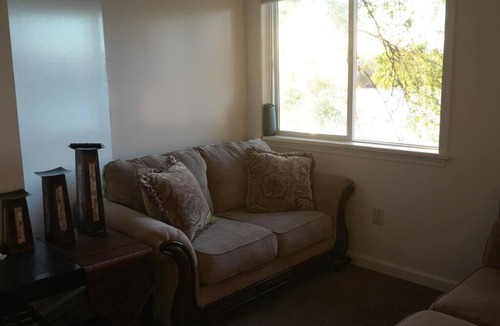 Newtonville Apartment | Queen Bed Beautiful Sunset w River view Fast WiFi