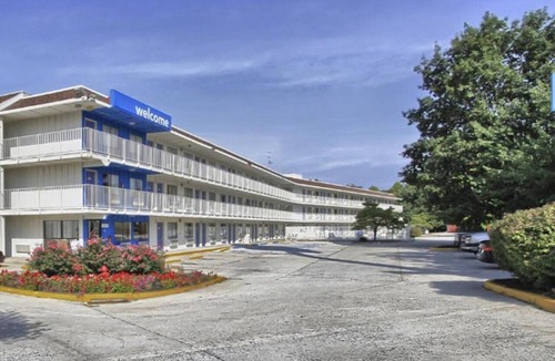 Camp Hill Apartment | Queen Bed|Smk|New Cumberland, PA