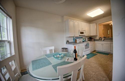Ocean View Villa | ⛱ Quiet 3 Bed Twinhome just 3 miles from Beach! ⛱