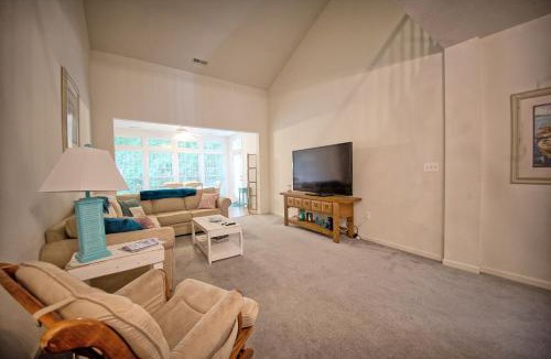 Ocean View Villa | ⛱ Quiet 3 Bed Twinhome just 3 miles from Beach! ⛱