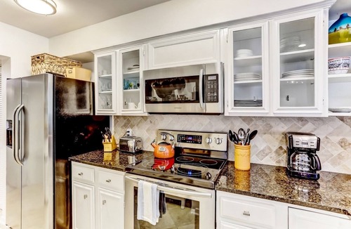 Fernandina Beach House | Quiet, Beautifully Updated Amelia Island Townhouse - Only 5 Minute Walk to Beach!