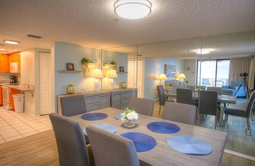 Madeira Beach Condo | Quiet Building in the Heart of Madeira Beach. Outstanding View. Beachfront Pool and Hot-Tub.