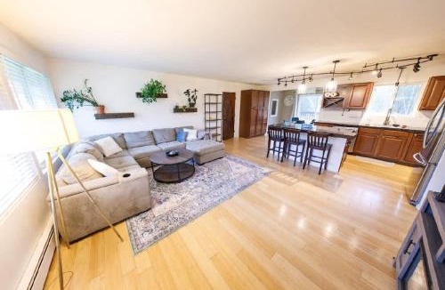 Kenai House | Quiet & Convenient