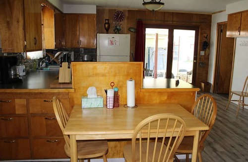 West Valley Cottage | Quiet Pet-Friendly Boise Retreat | Fenced Yard!