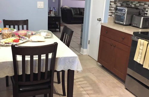 Port Saint Lucie House | Quiet Your Mind and Relax with Family-Friendly Near Beaches and Simply Beautiful
