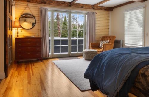 Southwest Harbor House | Quietside Quarterdeck Dual King Wings, Bunk Room, Fire Patio & Pet-Friendly