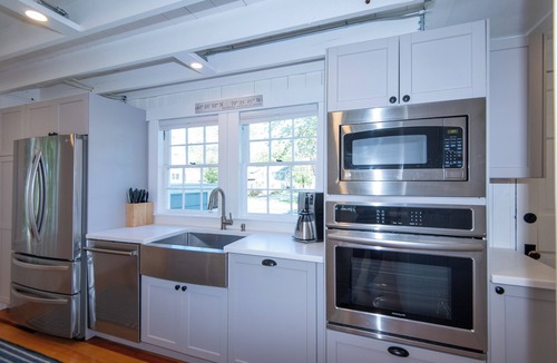 Kennebunkport Cottage | Quintessential Goose Rocks Beach Cottage in Prime Location