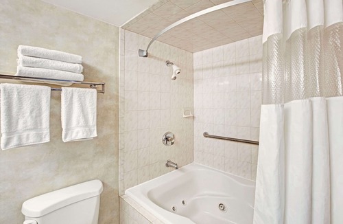 Flemington Hotel | Ramada by Wyndham Flemington