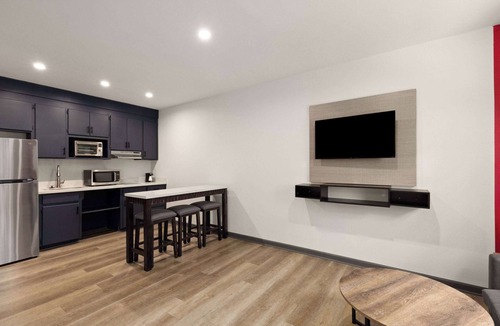 Dothan Hotel | Ramada by Wyndham Studio Suites Dothan