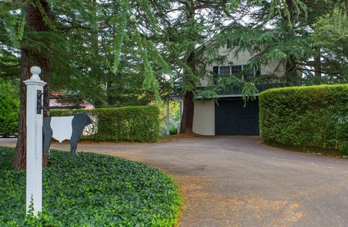 Greenwood House | Ramsay Estate Carriage House – Luxury Retreat with Mountain Views