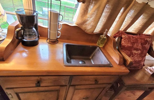 Gainesville House | Ranch stay in the Barnabus close to Bull Shoals & Norfork Lakes!