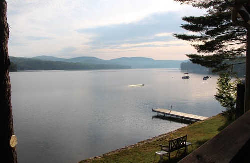New Durham House | Rare find! Lakefront Cottage On Crystal Clear Merrymeeting Lake!