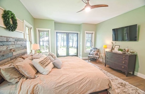 Raymond House | Raymond Retreat - Luxury Lake House