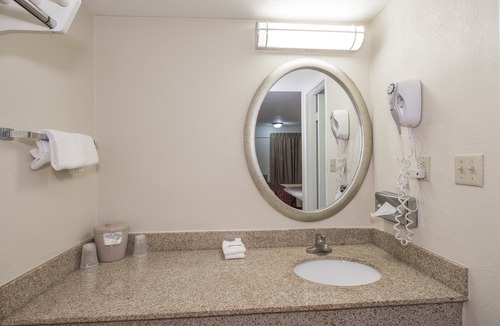 Williamsport Hotel | Red Roof Inn Hagerstown - Williamsport, MD