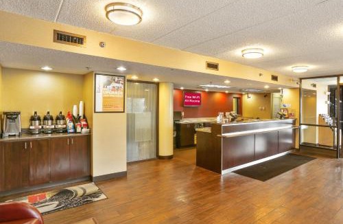 Lutherville Timonium Hotel | Red Roof Inn PLUS+ Baltimore North - Timonium