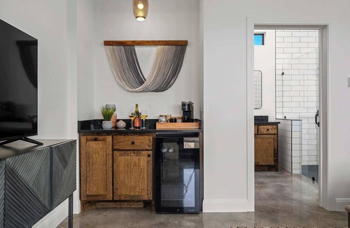 Stonewall Cabin | Redstone Casita at Featherstone Winery