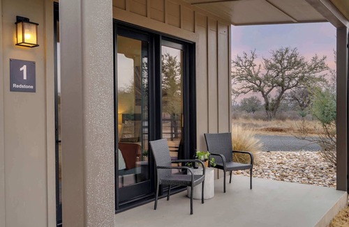 Stonewall Cabin | Redstone Casita at Featherstone Winery
