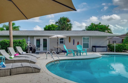 Hunt Club House | Relax & Recharge: Saltwater Pool + Lush Backyard Oasis in Palm Beach Gardens