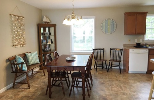 Eastport House | Relaxing Oceanfront Getaway
