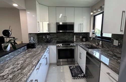 West Palm Beach Apartment | Relaxing or Working, It's here!