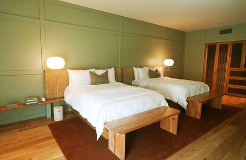 Fredericksburg Hotel | Relaxing Room Perfect for Romantic Couple Stay | Main Street at Your Doorstep
