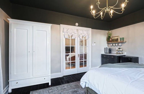 Glen Rock Bed & Breakfast | Remodeled 1904 Farmhouse turned Bed and Breakfast, a Pond Side Retreat