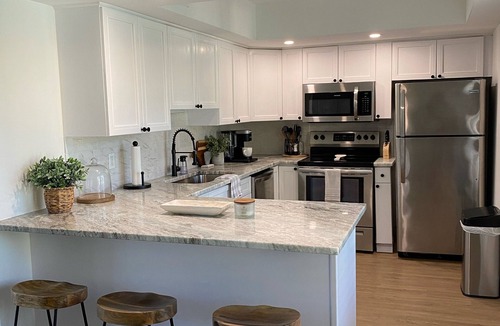 Fort Pierce Condo | ✨Remodeled Beach Condo 2/2. just a few steps away from the beach 🏖