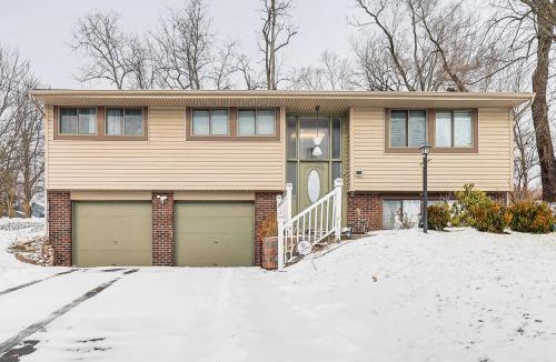 Monroe Heights House | Remote-Work Ready: Family Home Near Pittsburgh