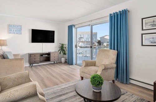 Midtown Ocean City House | Renovated 2023! Bayside 3 Bedroom, 3 bath 2 story Townhouse with pool