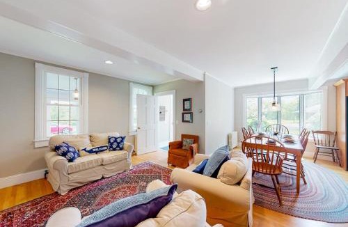 Brunswick House | Renovated farmhouse on an acreage with grill, four-bedrooms, & W/D - river views