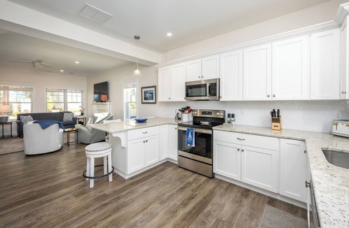 Arundel Cottage | Resort style community, heated pools, club house, game room, 15 mins to beaches.