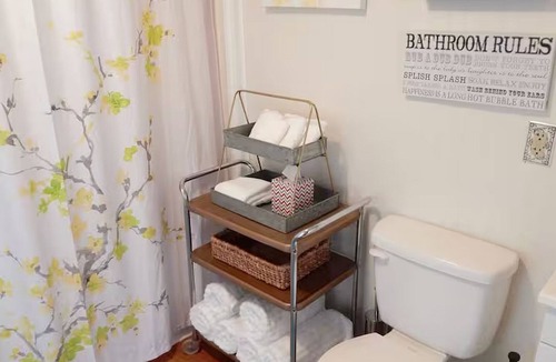 Biglerville House | Rested Rooster Maisonette! Near Gettysburg and Cashtown Inn Sleeps 6