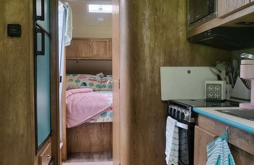 Shawmut House | Retro-Style Modern Camper, 2 Hours to Acadia & Bar Harbor, Easy Pick-Up Off I-95