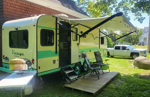 Shawmut House | Retro-Style Modern Camper, 2 Hours to Acadia & Bar Harbor, Easy Pick-Up Off I-95