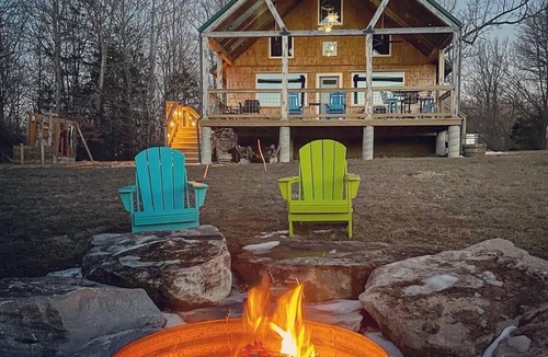 Saint Joe Cabin | Ridge Top Cabin minutes away from Buffalo National River with privacy and views.
