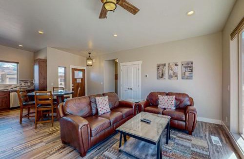 Moab South Valley House | Rim View 7