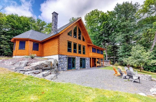 Rockwood House | Rise n' Shine Maine - A Lakefront Loghouse in the Woods