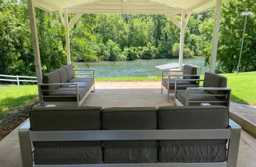 Norfork Ski Chalet | River Ridge Inn