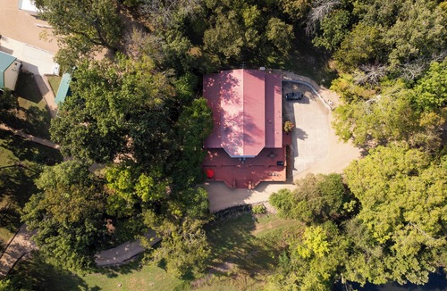 Norfork House | "River's Edge" - Gorgeous 4,600sqft Home with Walk-in River Access