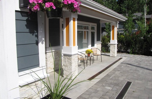 District of North Vancouver House | Riverfront Bed and Breakfast - Lynn Valley Room
