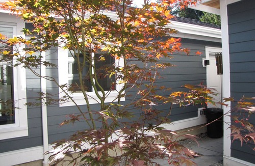 District of North Vancouver House | Riverfront Bed and Breakfast - Lynn Valley Room