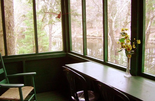 Town of Webb Cabin | Riverfront Cabin for Two, Perfect Getaway! Summer- Weekly only Sat. to Sat.