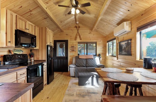 Hedgesville Cabin | Riverfront Log Cabin on the Potomac River. Float, Fish or relax in the water.