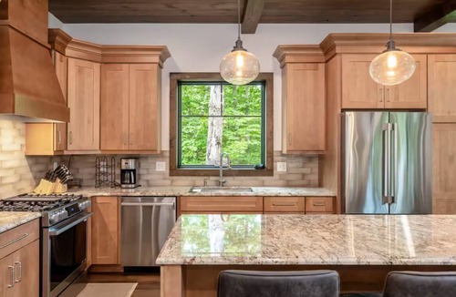 Lincoln House | Riverfront Luxury at South Peak, Hot Tub, Fire Pit, Sleeps 14