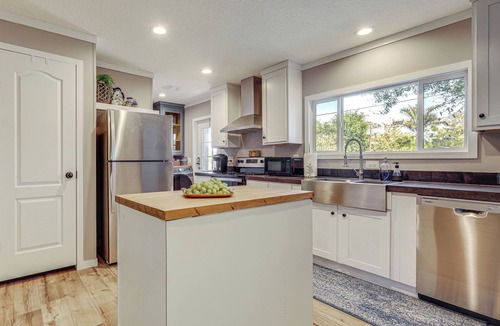 Stuart House | Riverfront Oasis: Fish, Grill & Chill in Stuart!